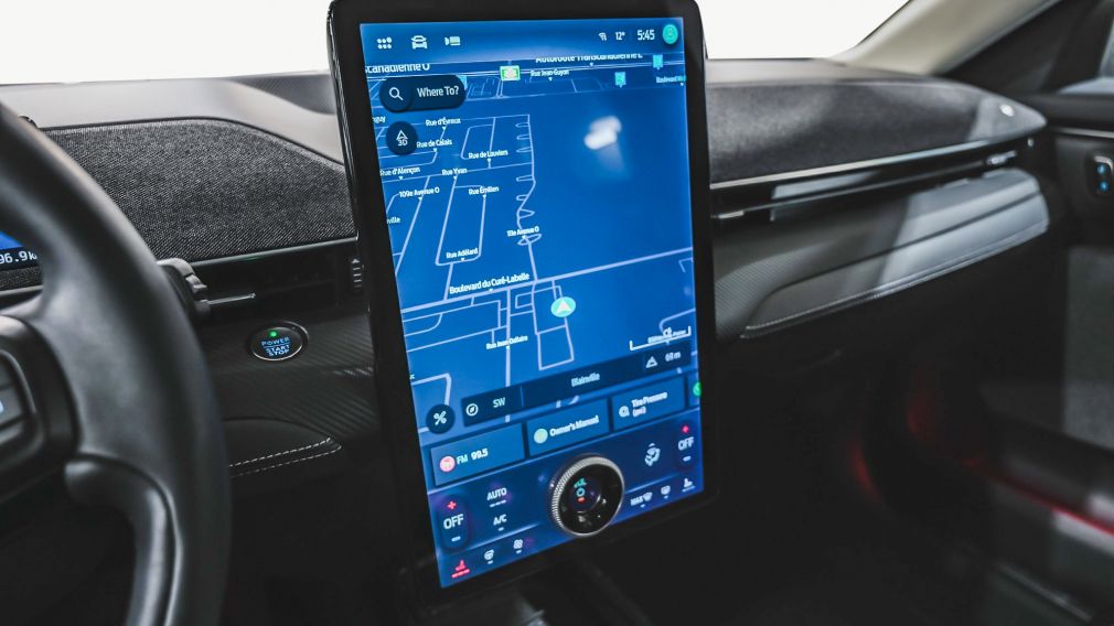 Ford Mustang Mach-E Premium 2023 d&rsquo;occasion à vendre - 22