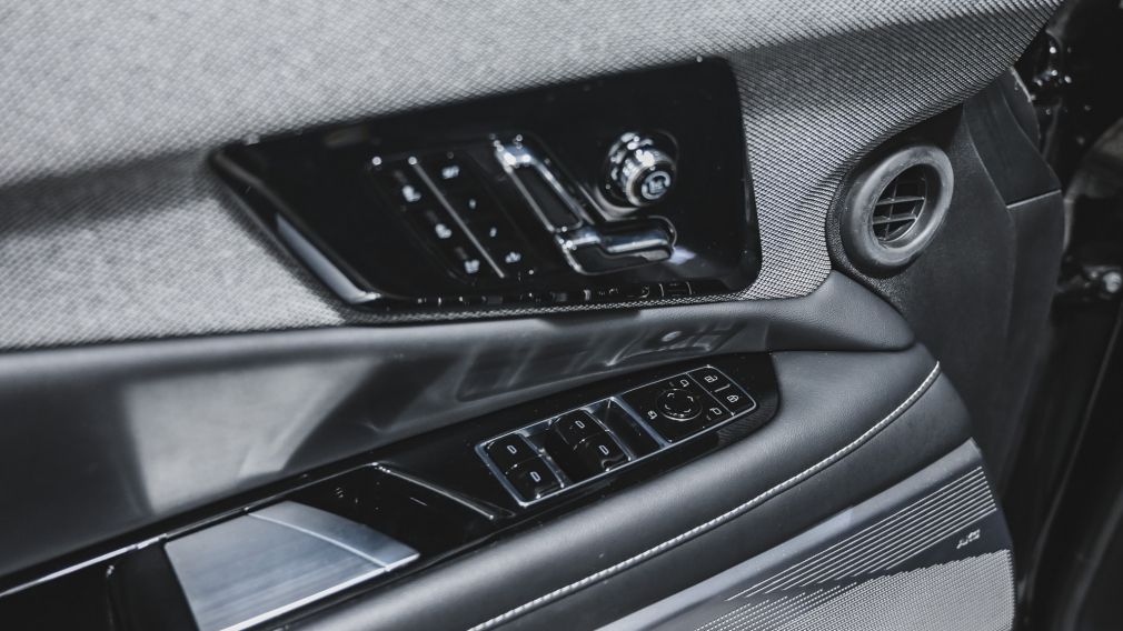 Cadillac OPTIQ Luxury 2025 d&rsquo;occasion à vendre - 15