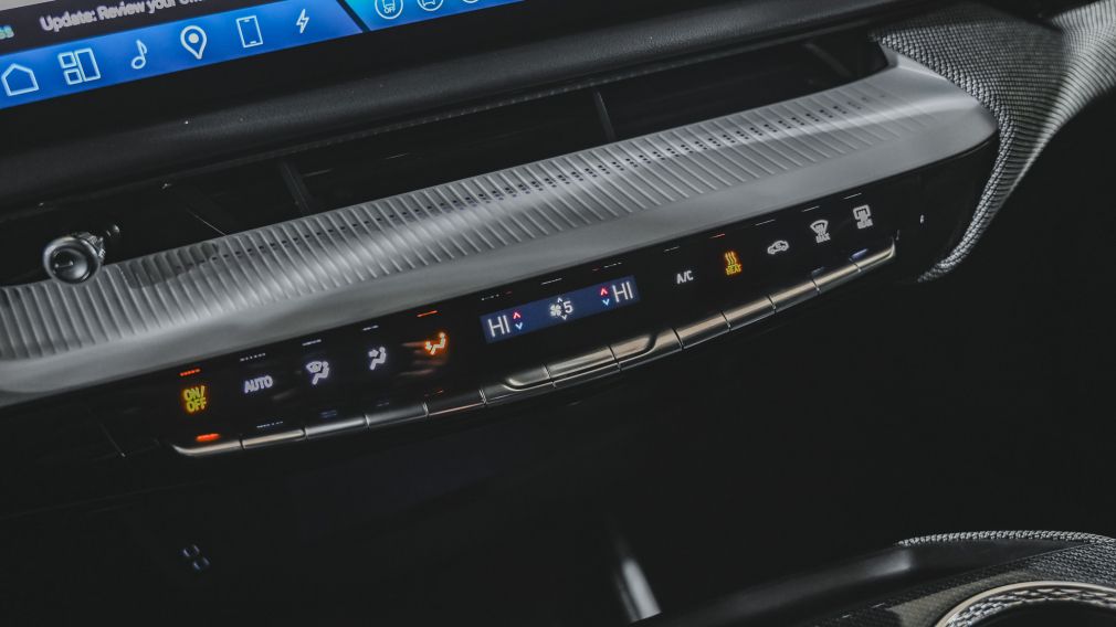 Cadillac OPTIQ Luxury 2025 d&rsquo;occasion à vendre - 23