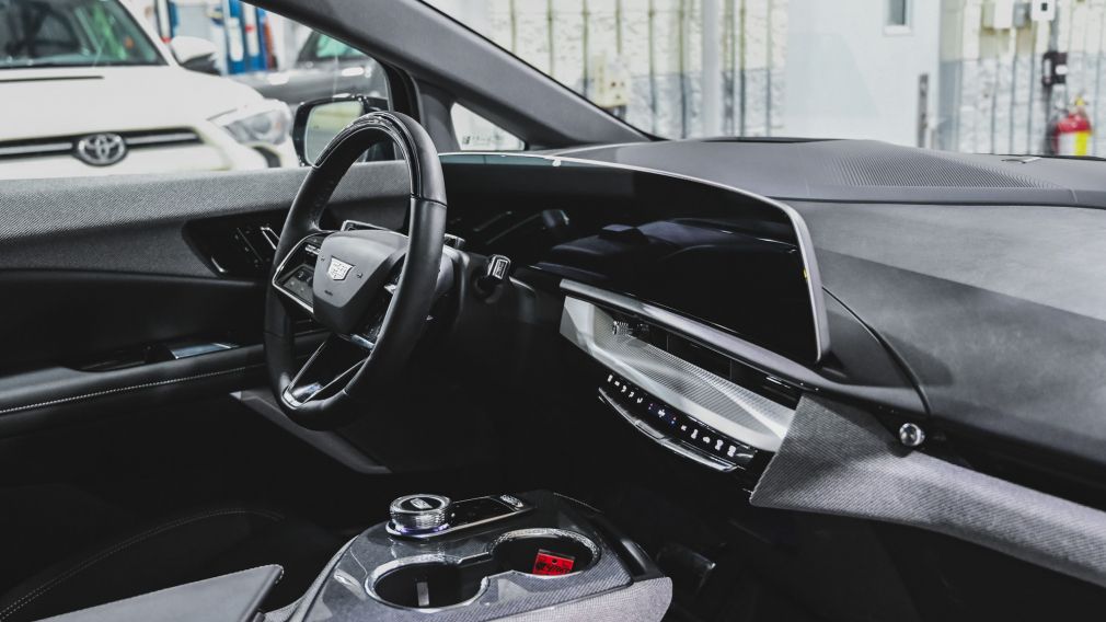 Cadillac OPTIQ Luxury 2025 d&rsquo;occasion à vendre - 28