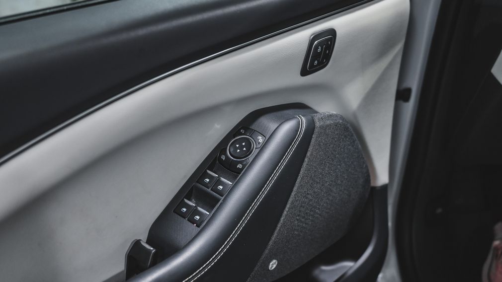 Ford Mustang Mach-E Premium 2023 d&rsquo;occasion à vendre - 14