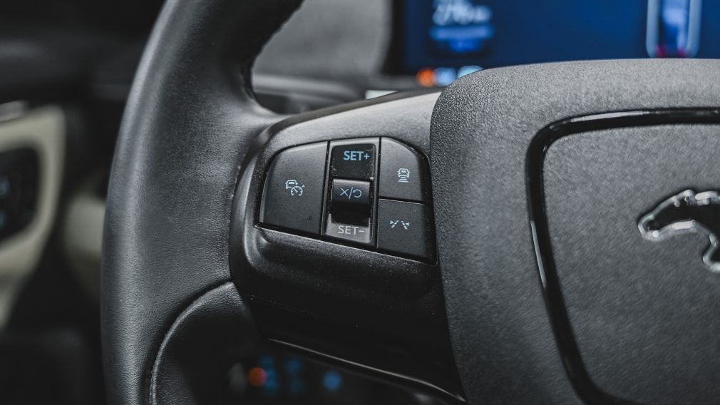 Ford Mustang Mach-E Premium 2023 d&rsquo;occasion à vendre - 17