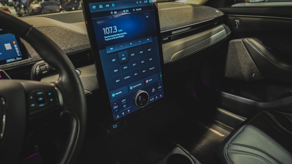 Ford Mustang Mach-E Premium 2023 d&rsquo;occasion à vendre - 21