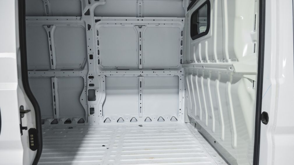 Dodge Ram SLT 2025 d&rsquo;occasion à vendre - 9