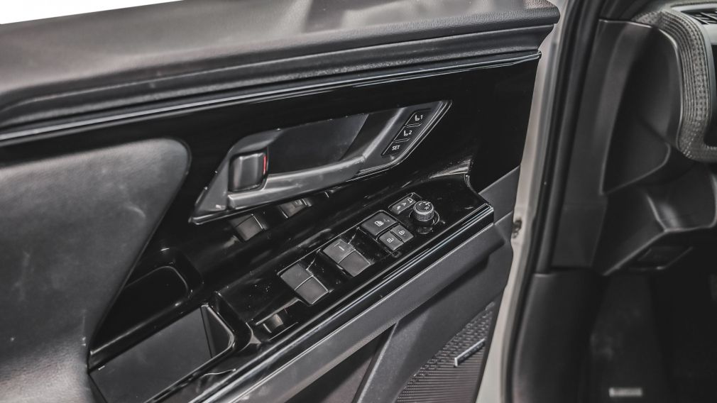 Subaru Solterra w/Luxury Package 2023 d&rsquo;occasion à vendre - 15