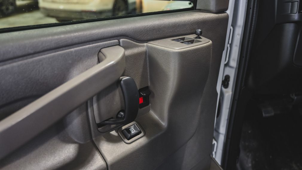 Chevrolet Express RWD 2500 135&Prime; 2024 d&rsquo;occasion à vendre - 14