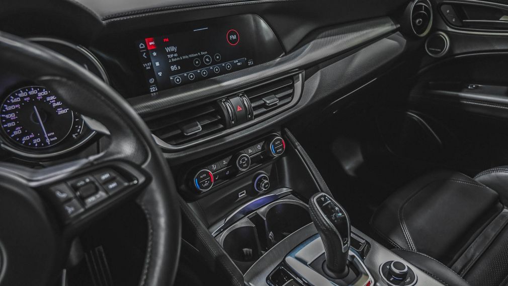 Alfa Romeo Stelvio Veloce 2022 d&rsquo;occasion à vendre - 22