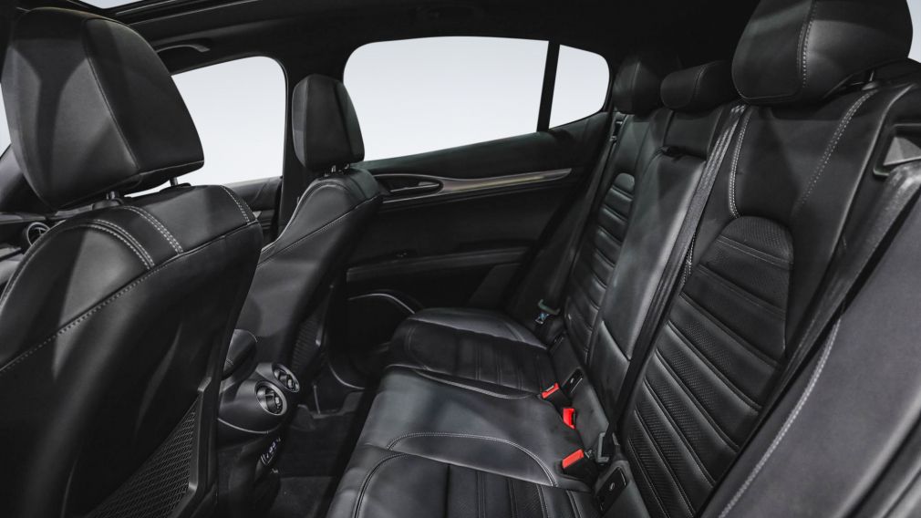 Alfa Romeo Stelvio Veloce 2022 d&rsquo;occasion à vendre - 25