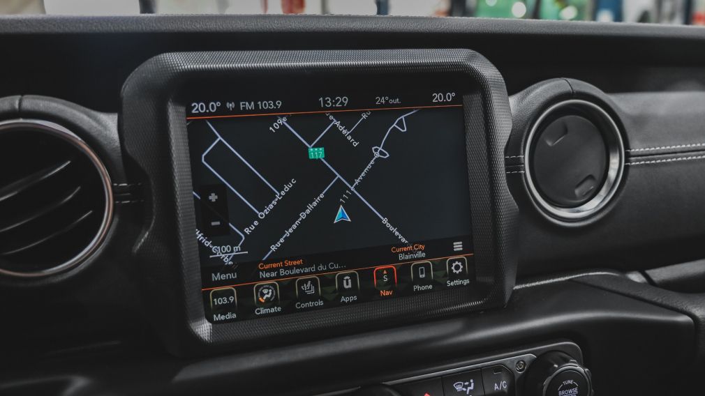 Jeep Wrangler Sahara 2023 d&rsquo;occasion à vendre - 25