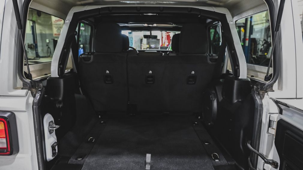Jeep Wrangler Sahara 2023 d&rsquo;occasion à vendre - 12