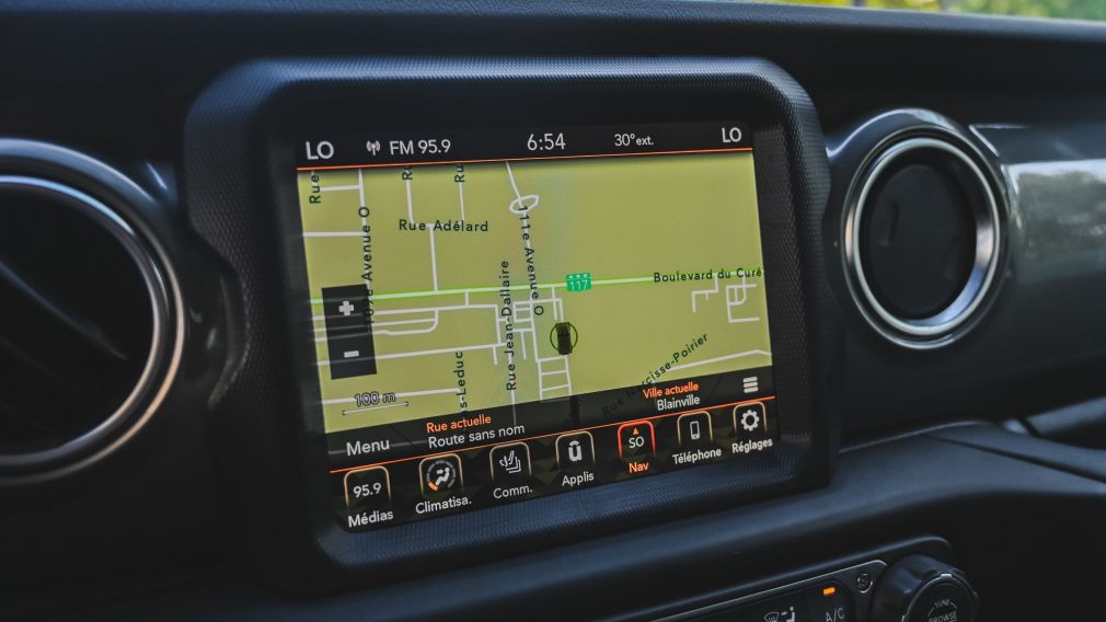 Jeep Wrangler Sahara 2023 d&rsquo;occasion à vendre - 22