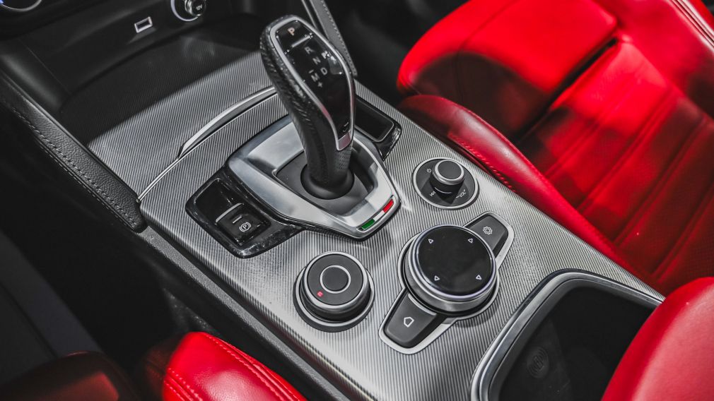 Alfa Romeo Stelvio Veloce 2023 d&rsquo;occasion à vendre - 24