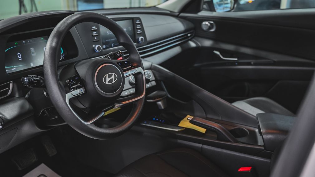 Hyundai Elantra Essential 2025 d&rsquo;occasion à vendre - 12