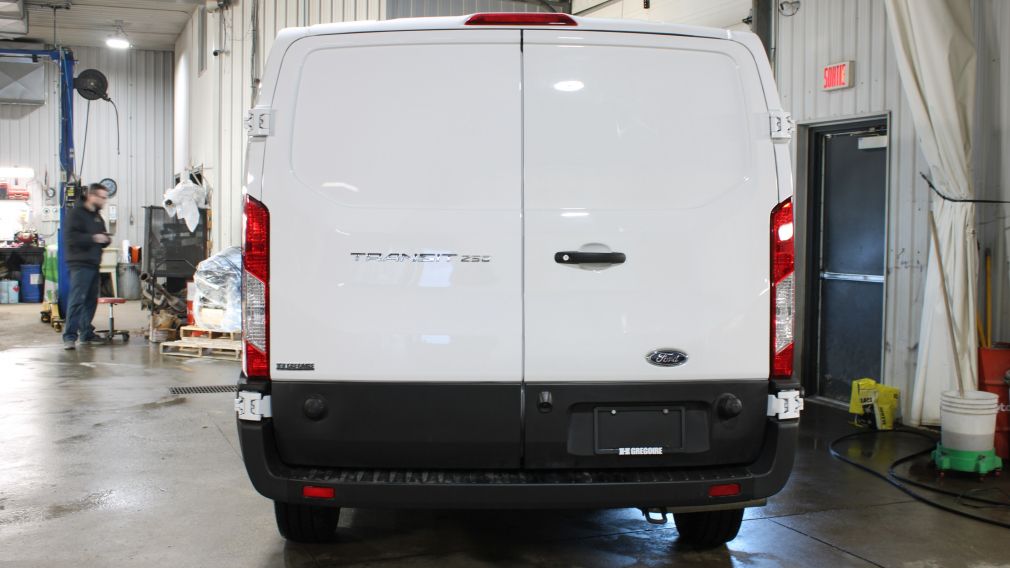 Ford TRANSIT T-250 148&Prime; Low Rf 9070 GVWR RWD 2024 d&rsquo;occasion à vendre - 5