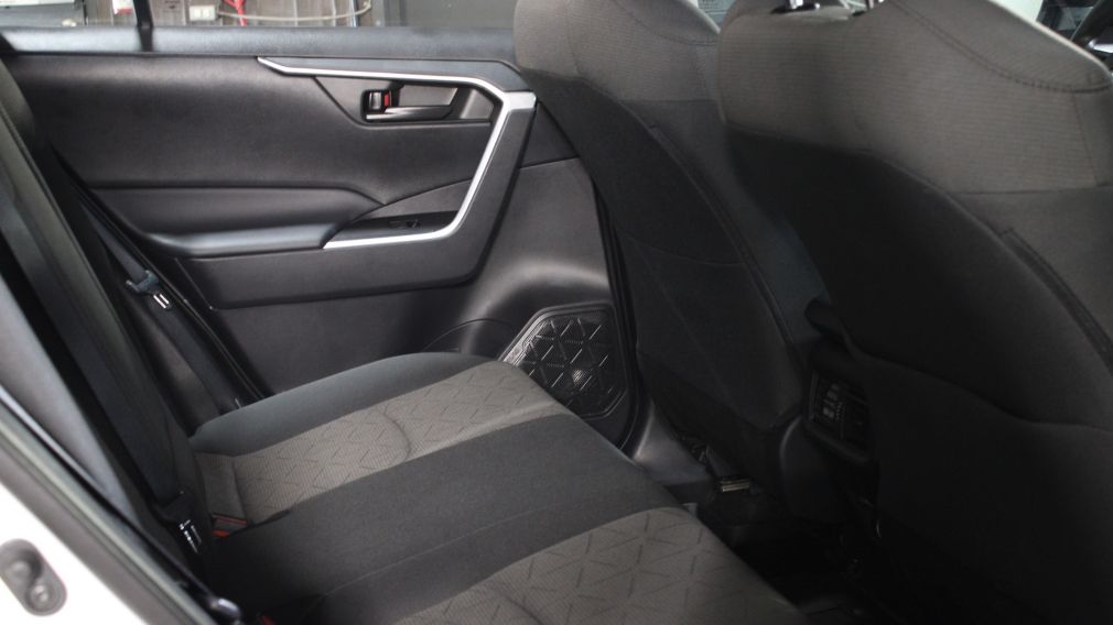 Toyota Rav 4 Hybrid LE 2021 d&rsquo;occasion à vendre - 15