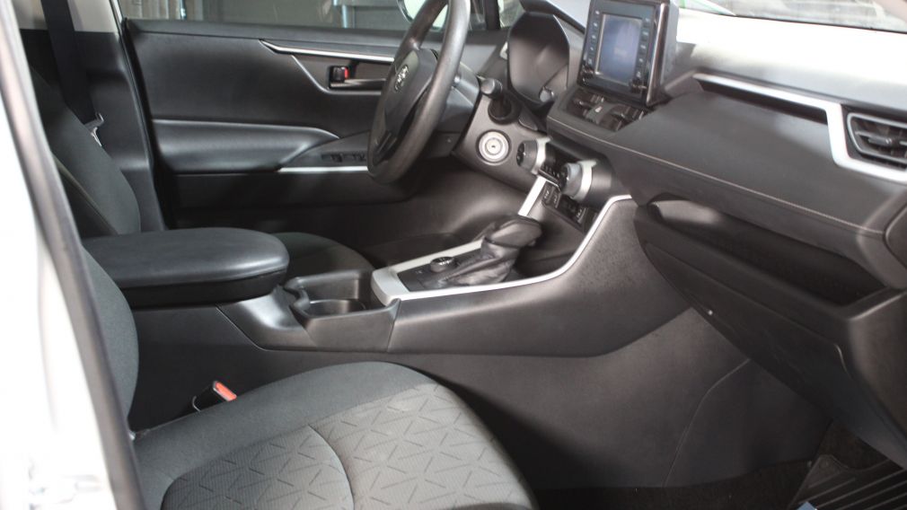 Toyota Rav 4 Hybrid LE 2021 d&rsquo;occasion à vendre - 16