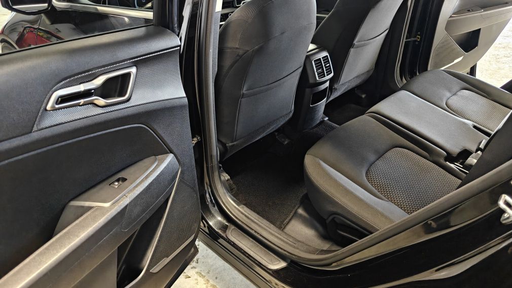 Kia Sportage LX 2023 d&rsquo;occasion à vendre - 16