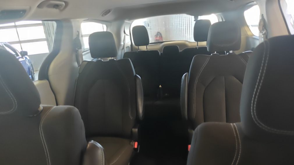 Chrysler Grand Caravan SXT 2023 d&rsquo;occasion à vendre - 19
