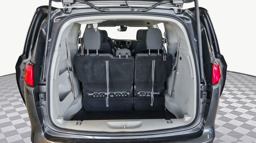 Chrysler Grand Caravan SXT 2023 d&rsquo;occasion à vendre - 18