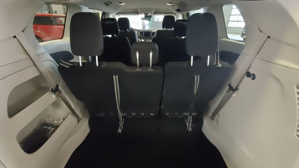 Chrysler Grand Caravan SXT 2024 d&rsquo;occasion à vendre - 17
