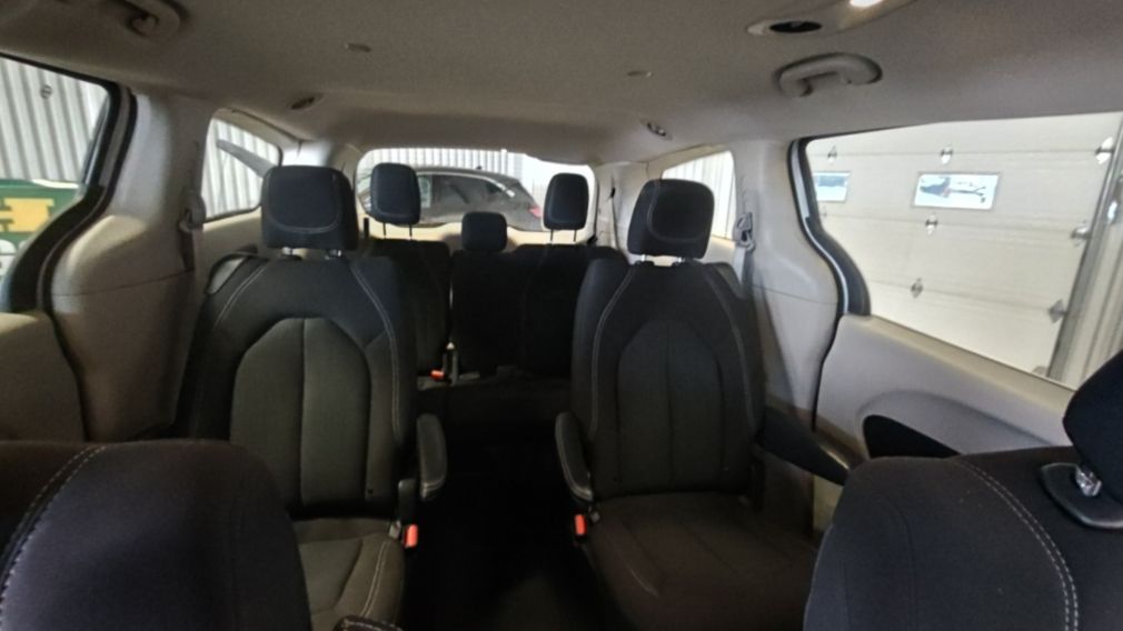 Chrysler Grand Caravan SXT 2024 d&rsquo;occasion à vendre - 19