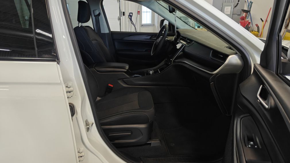 Jeep Grand Cherokee L Laredo 2023 d&rsquo;occasion à vendre - 16