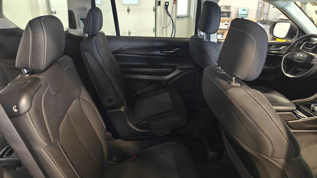 Jeep Grand Cherokee L Laredo 2023 d&rsquo;occasion à vendre - 18