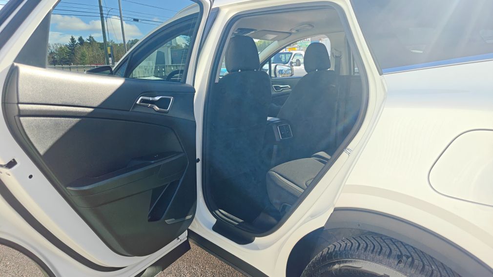 Kia Sportage LX 2024 d&rsquo;occasion à vendre - 17