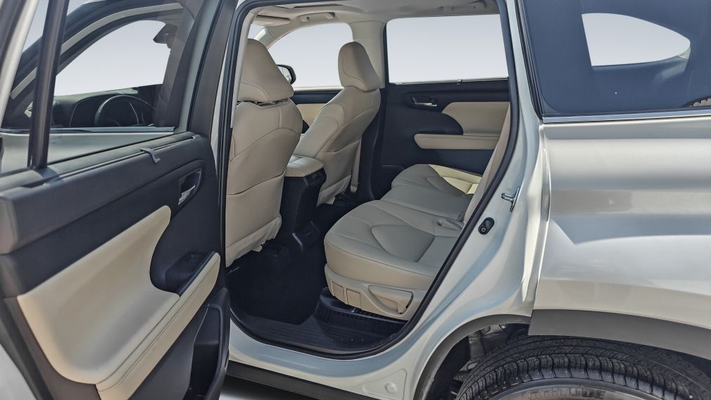 Toyota Highlander Hybrid XLE 2024 d&rsquo;occasion à vendre - 17