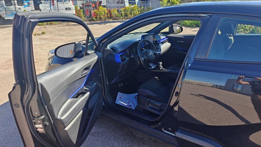 Toyota C-HR XLE Premium 2020 d&rsquo;occasion à vendre - 9