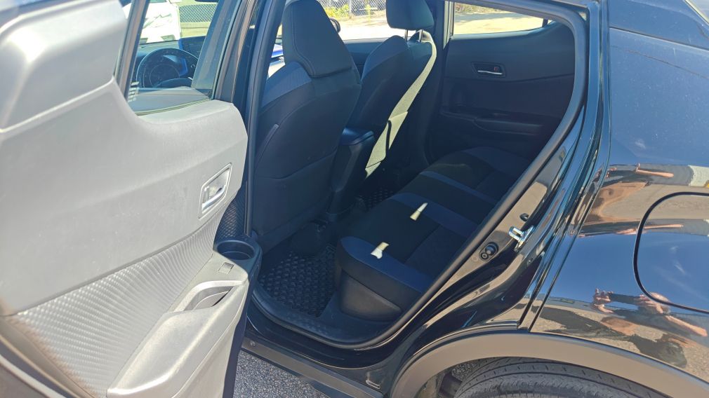 Toyota C-HR XLE Premium 2020 d&rsquo;occasion à vendre - 17