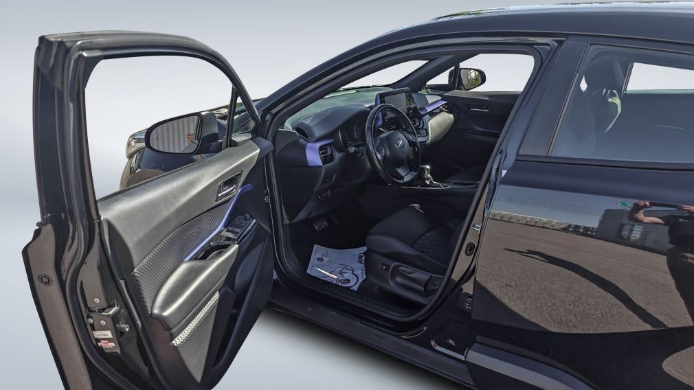 Toyota C-HR XLE Premium 2020 d&rsquo;occasion à vendre - 9