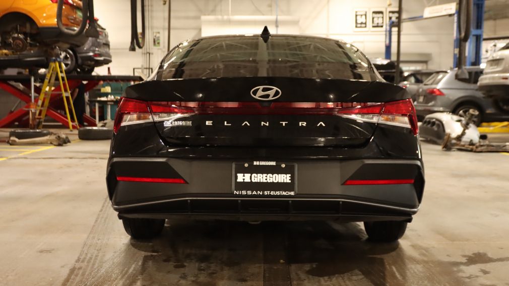 Hyundai Elantra Preferred 2024 d&rsquo;occasion à vendre - 16