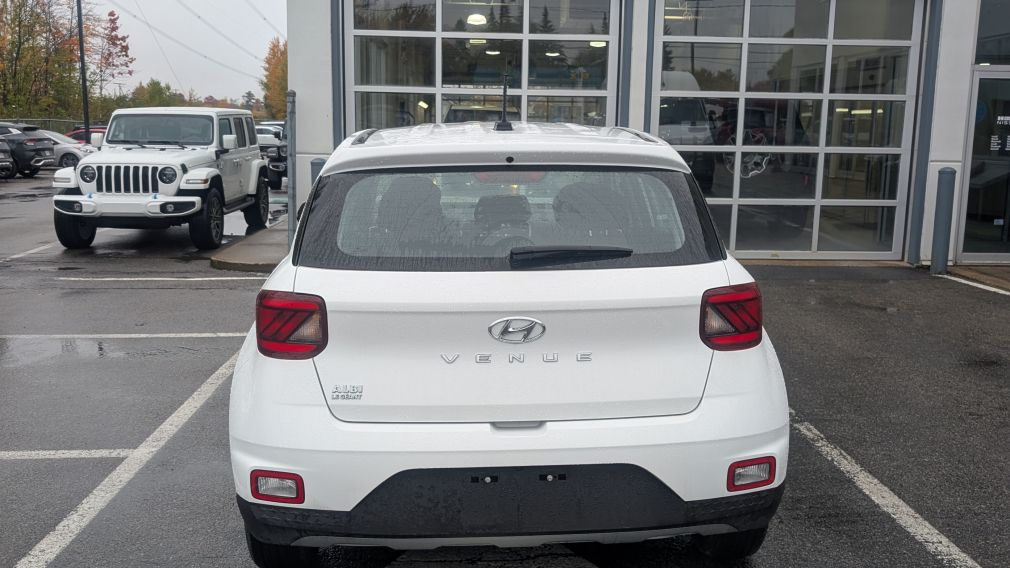 Hyundai Venue Essential 2023 d&rsquo;occasion à vendre - 6