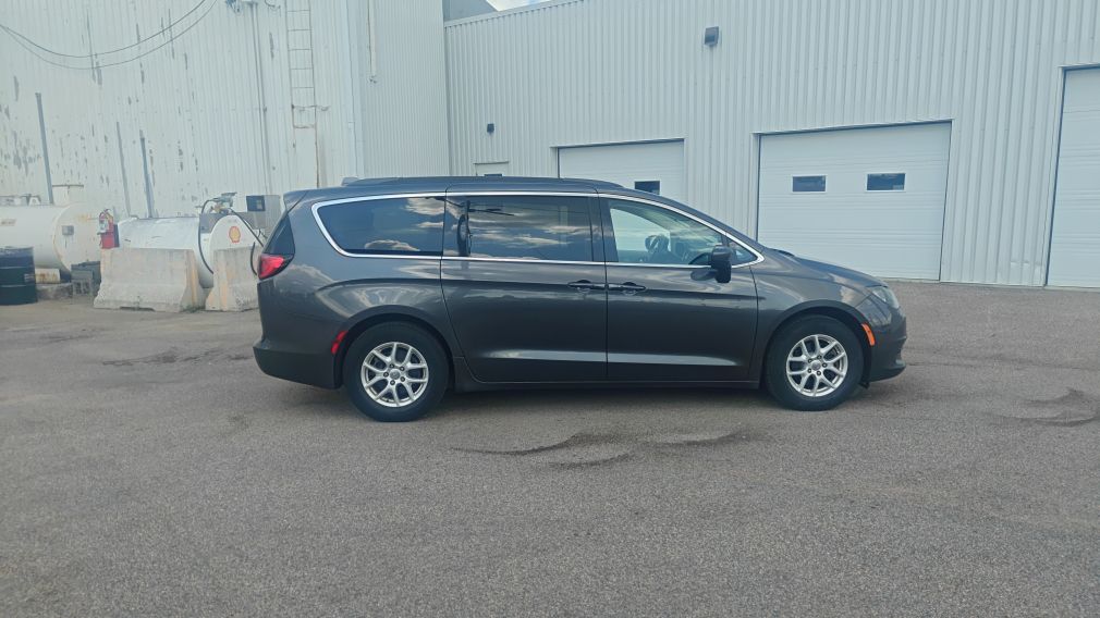Chrysler Pacifica Touring 2019 d&rsquo;occasion à vendre - 8