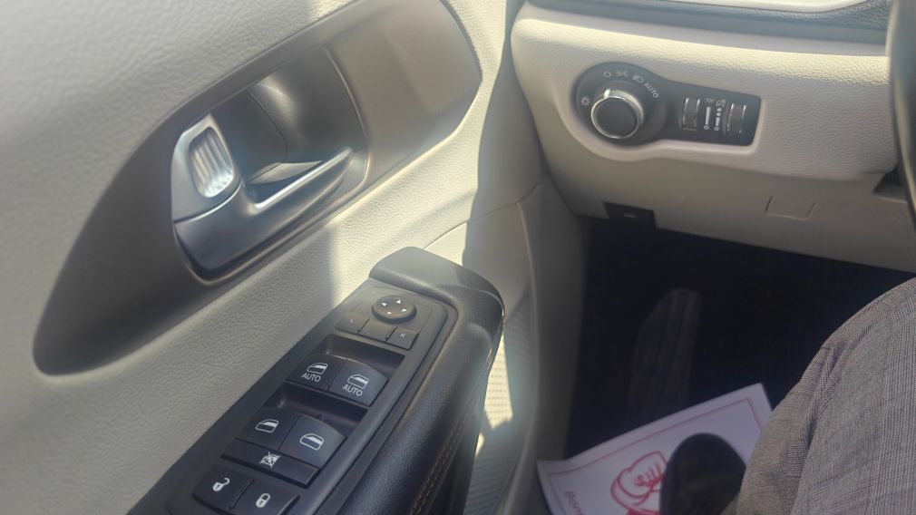 Chrysler Pacifica Touring 2019 d&rsquo;occasion à vendre - 15
