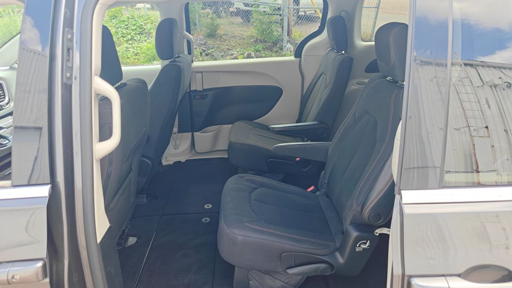 Chrysler Pacifica Touring 2019 d&rsquo;occasion à vendre - 17