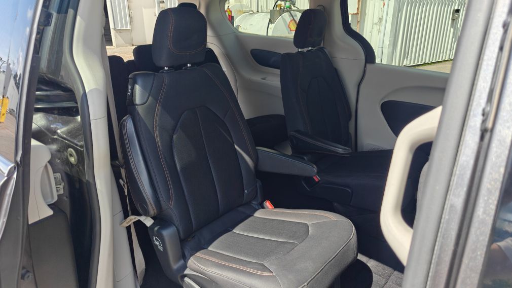 Chrysler Pacifica Touring 2019 d&rsquo;occasion à vendre - 19