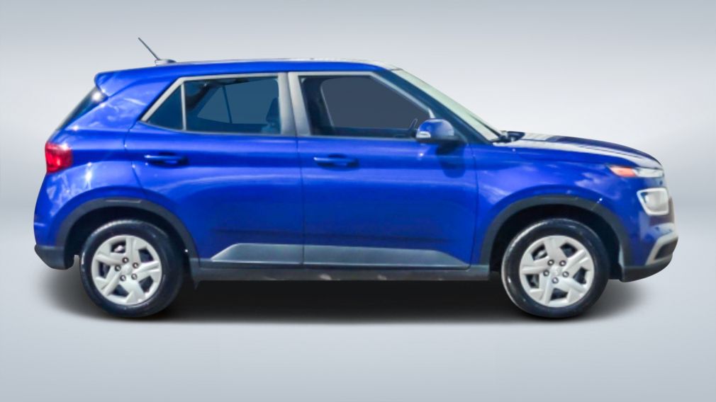 Hyundai Venue Essential 2023 à vendre à Trois-Rivières - 8