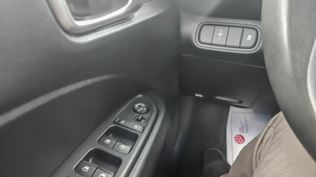 Hyundai Venue Essential 2023 à vendre à Trois-Rivières - 15