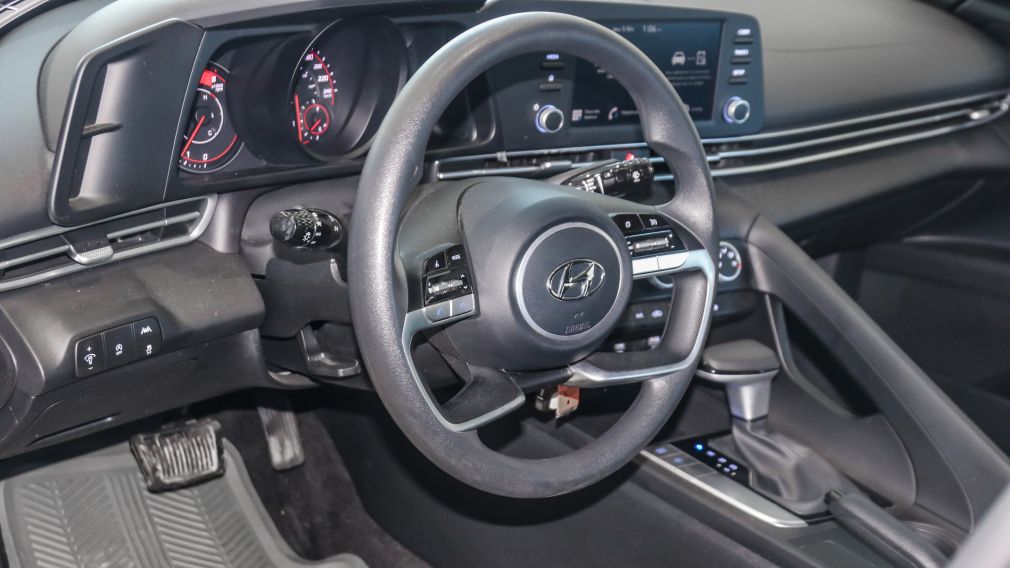 Hyundai Elantra Essential 2023 d&rsquo;occasion à vendre - 9
