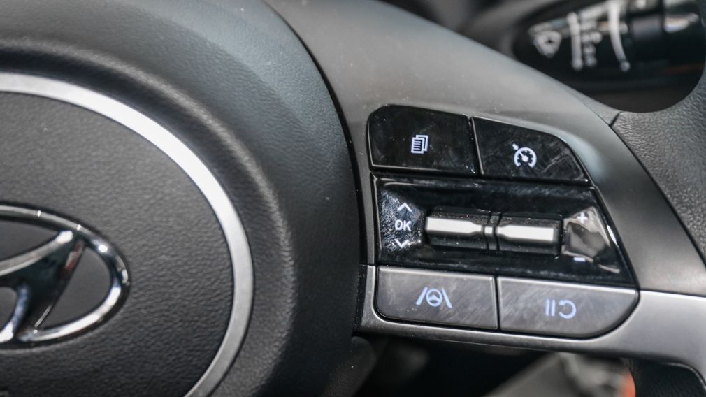 Hyundai Elantra Essential 2023 d&rsquo;occasion à vendre - 19