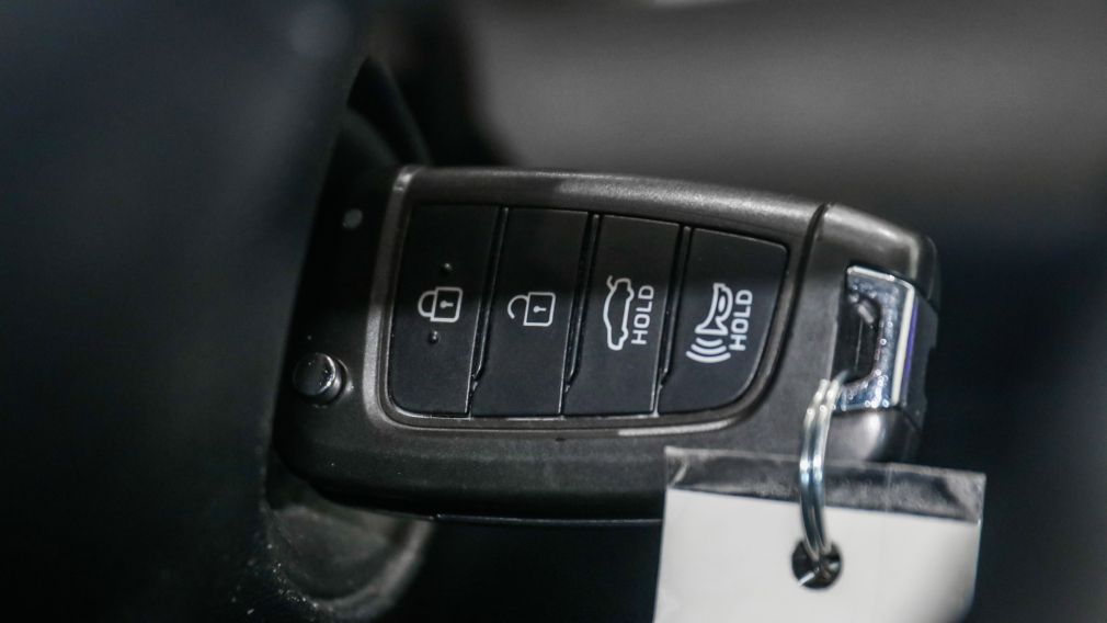 Hyundai Elantra Essential 2023 d&rsquo;occasion à vendre - 20