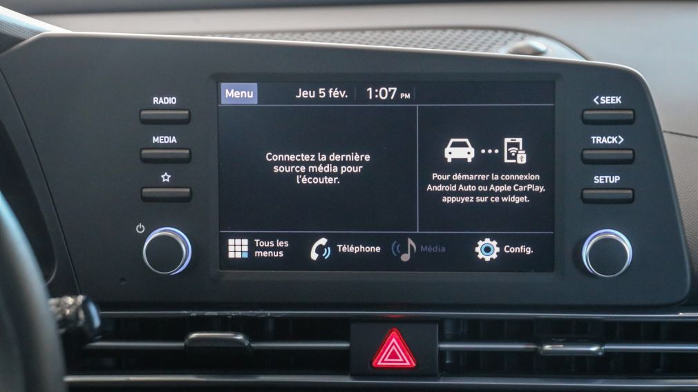 Hyundai Elantra Essential 2023 d&rsquo;occasion à vendre - 21