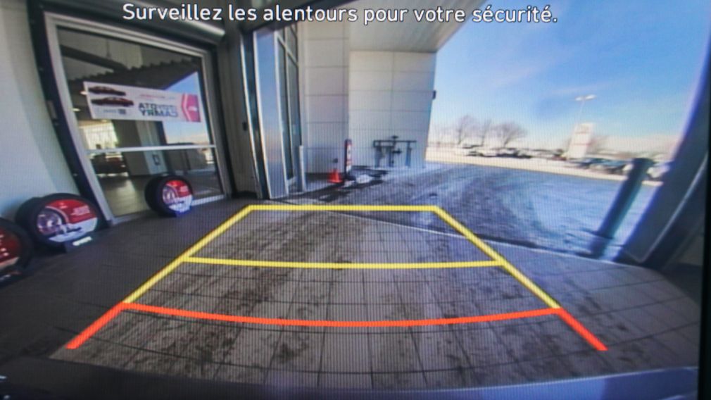 Hyundai Elantra Essential 2023 d&rsquo;occasion à vendre - 22