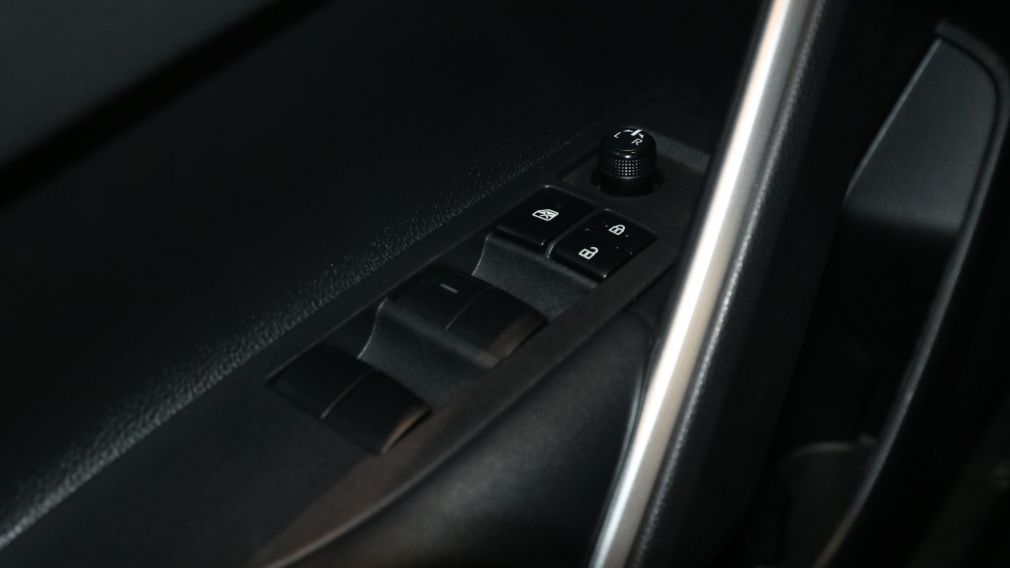 Toyota Corolla XLE 2023 d&rsquo;occasion à vendre - 21