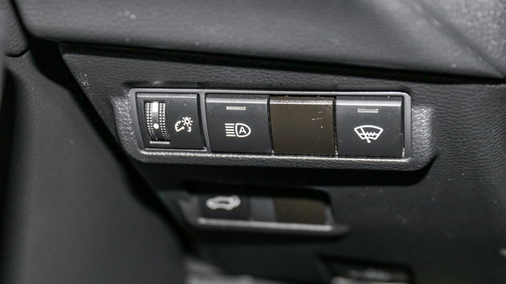 Toyota Corolla XLE 2023 d&rsquo;occasion à vendre - 15