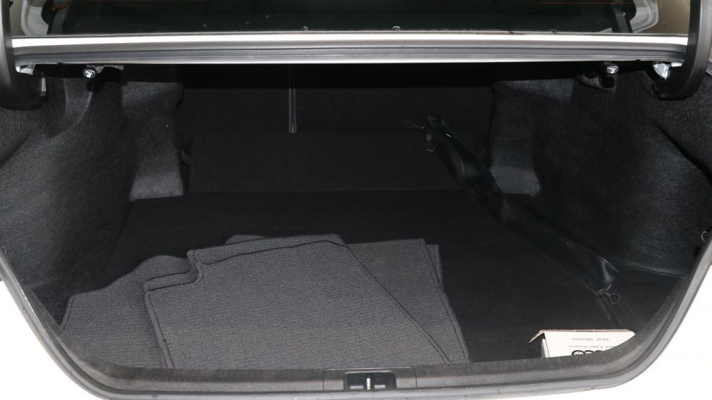 Toyota Camry Hybrid XLE 2019 d’occasion à vendre - 32
