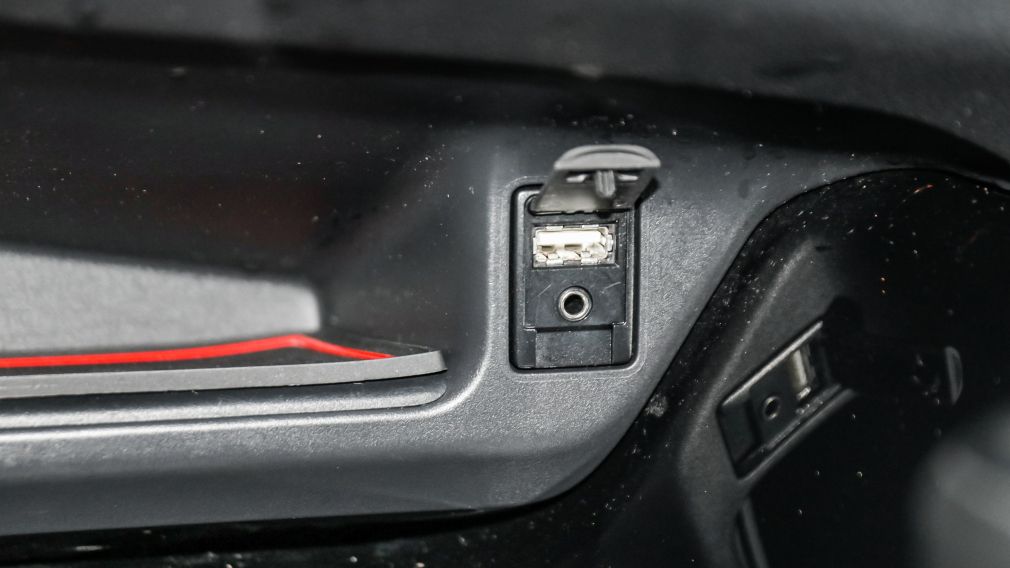 Toyota C-HR Limited 2022 d&rsquo;occasion à vendre - 24