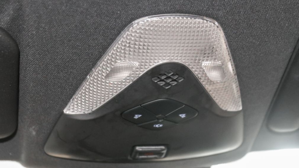 Toyota C-HR Limited 2022 d&rsquo;occasion à vendre - 26